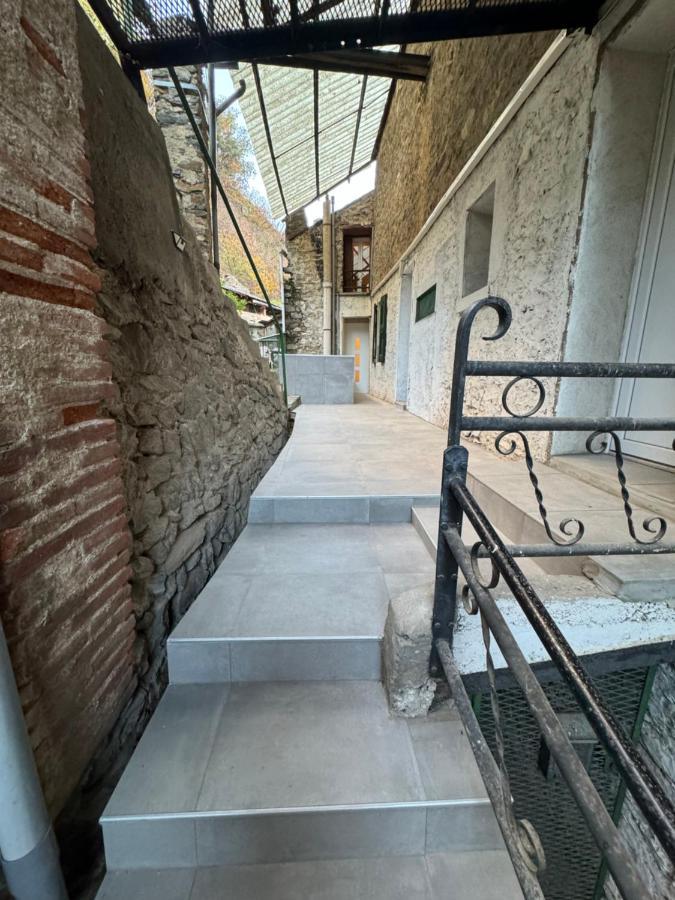 Charmant Grand Appartement Serdinya Buitenkant foto