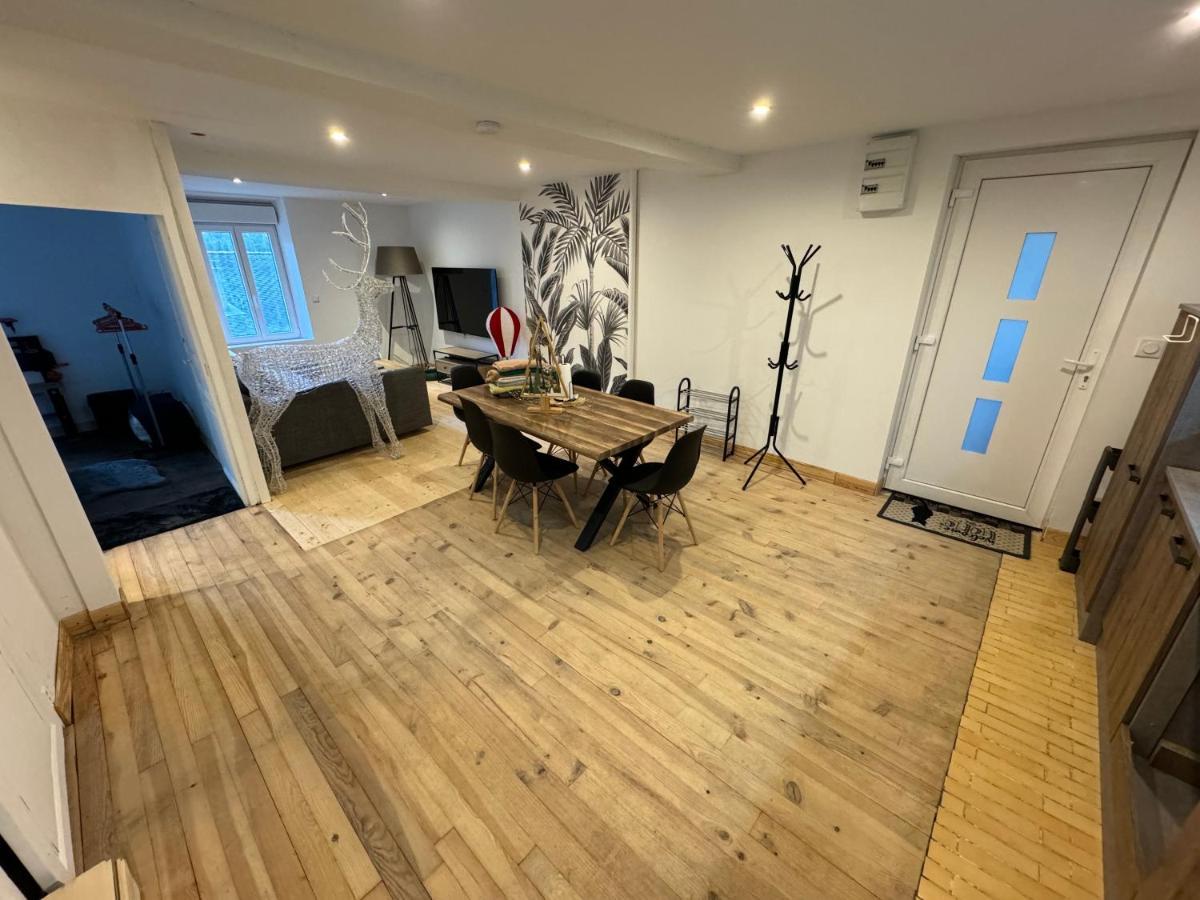 Charmant Grand Appartement Serdinya Buitenkant foto